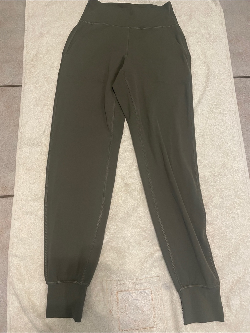 Lululemon Align High Rise Joggers - Picture 2 of 6